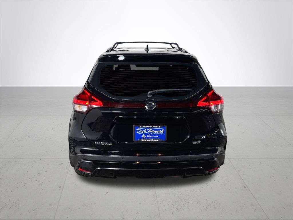 2021 Nissan Kicks SR