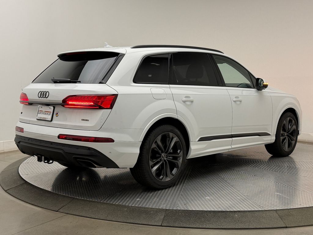 Thumbnail: 2026 Audi Q7 - 10