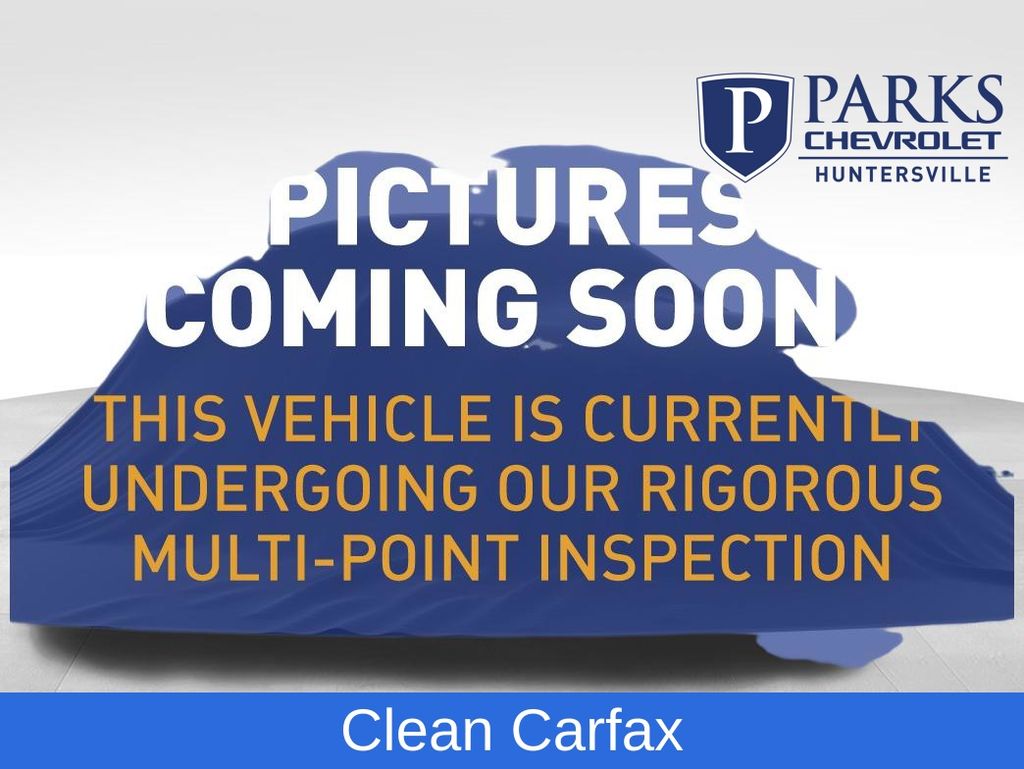 Summit White 2024 Chevrolet Silverado 2500HD Custom Crew Cab 4WD Pickup Truck Four-Wheel Drive 10-Speed Automatic