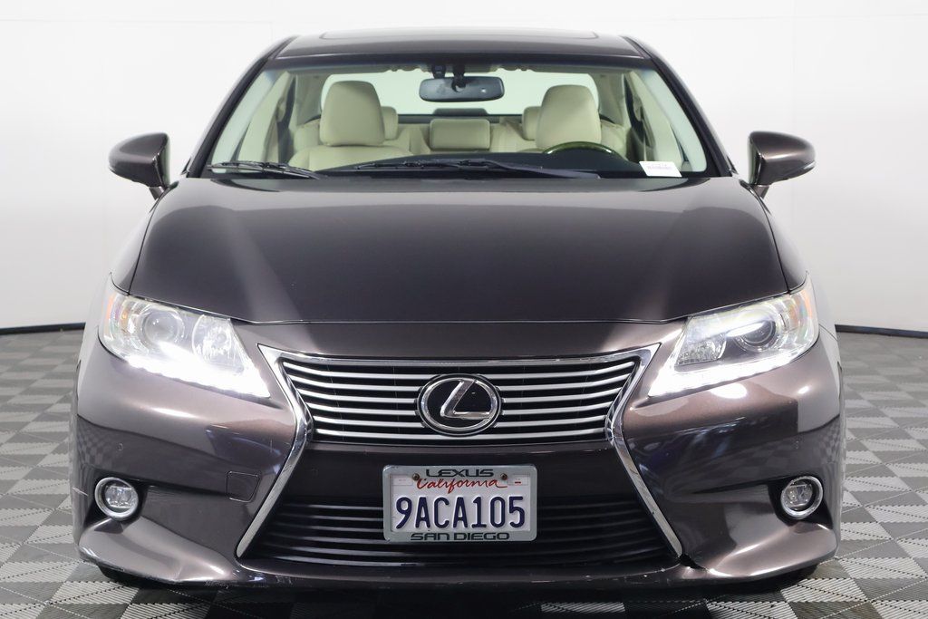 Thumbnail: 2015 Lexus ES - 2