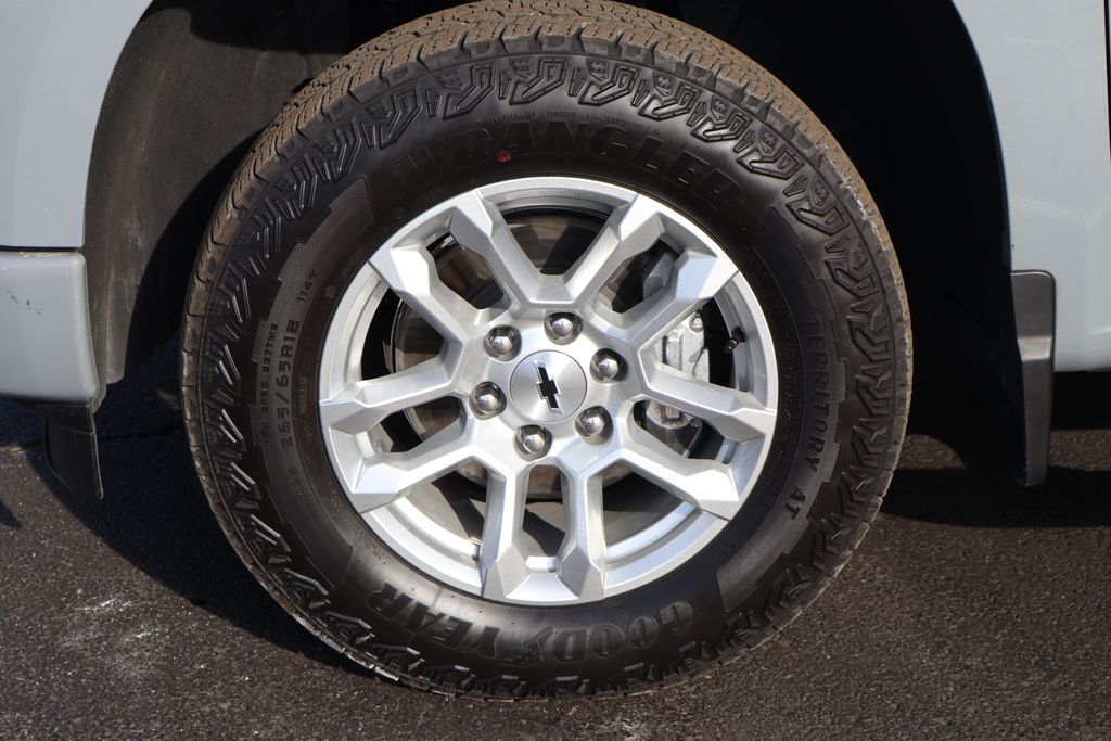 Thumbnail: 2024 Chevrolet Silverado 1500 - 13