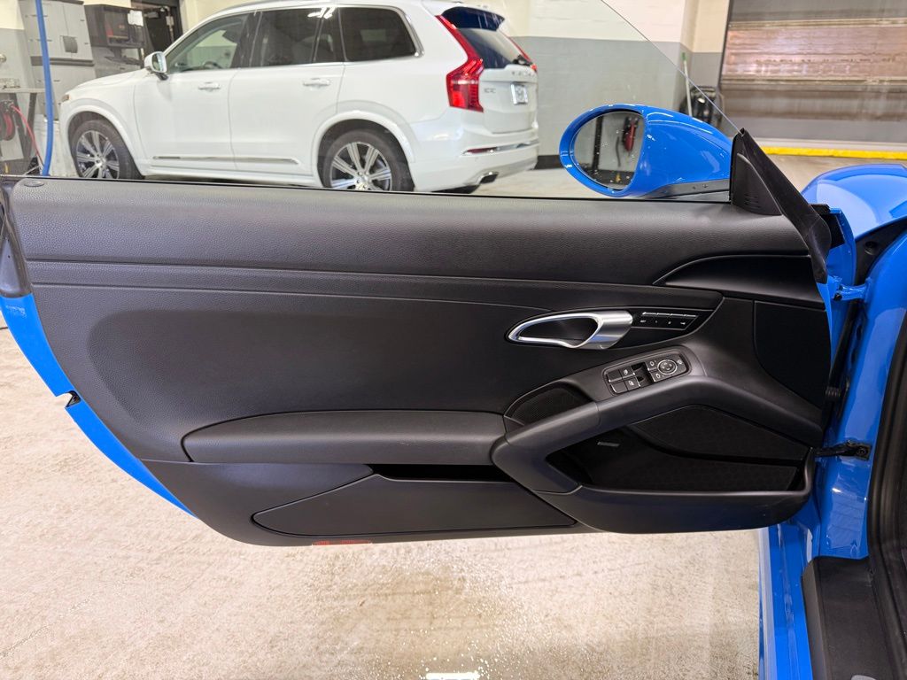 Thumbnail: 2022 Porsche 718 Cayman - 10