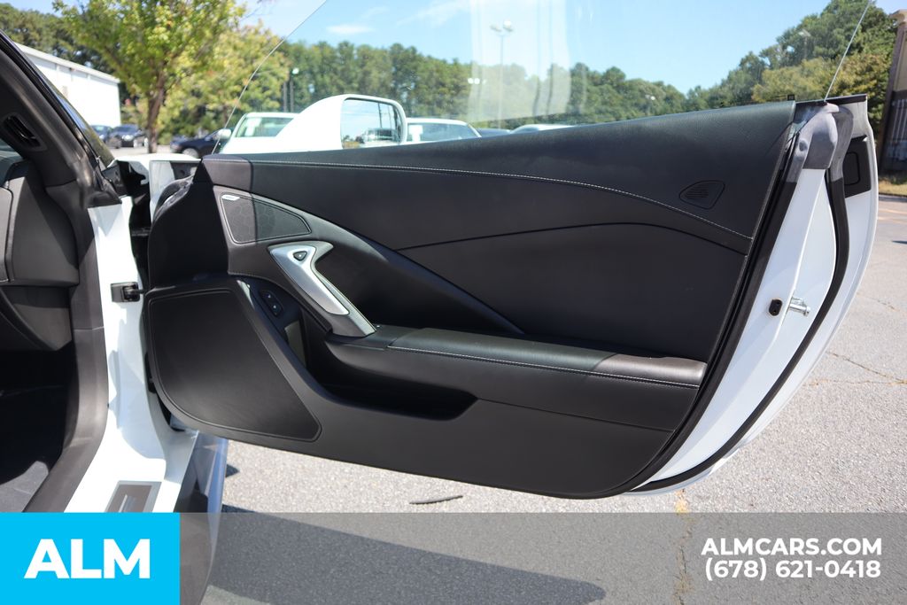 Used 2019 White Chevrolet Grand Sport image 22