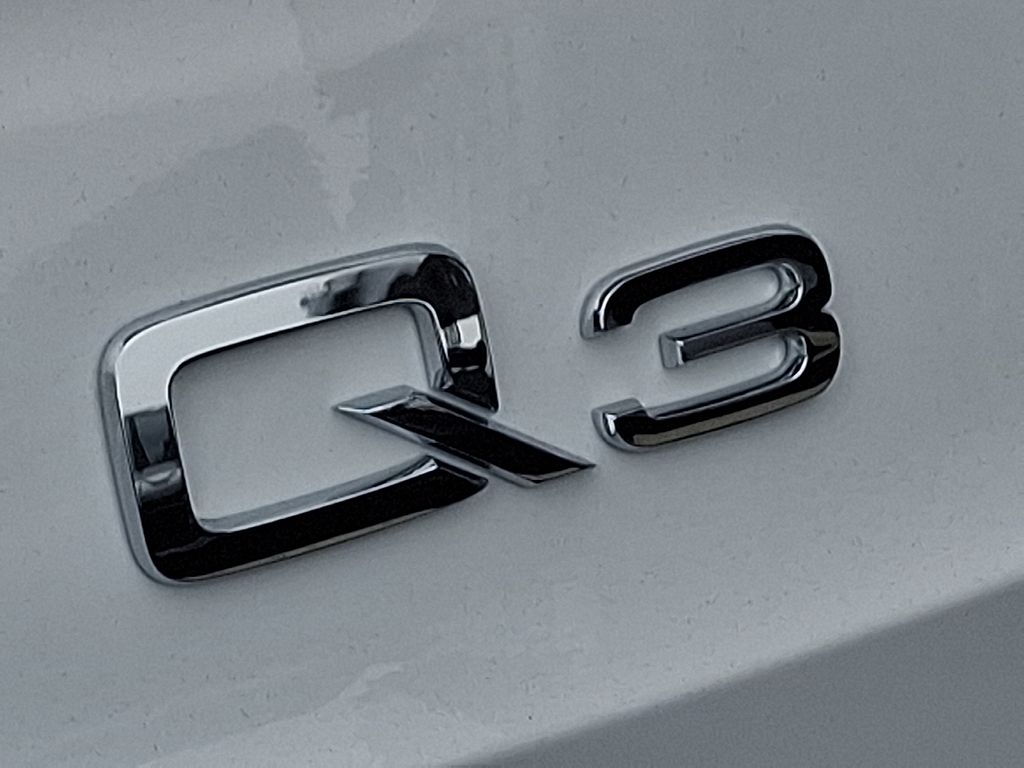 Thumbnail: 2025 Audi Q3 - 24