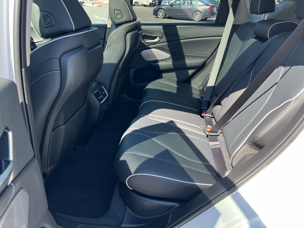 Thumbnail: 2026 Acura RDX - 30