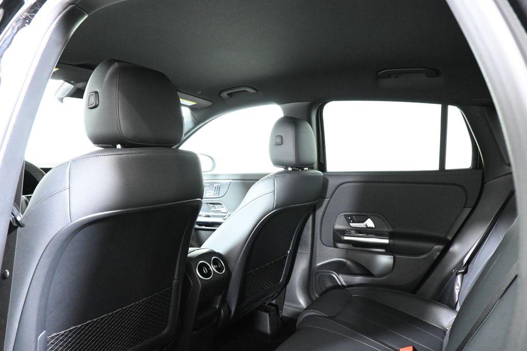 2025 Mercedes-Benz GLA 250 4MATIC 24