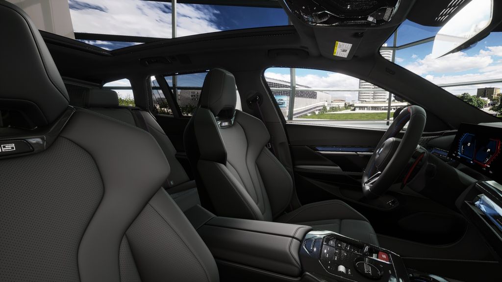 Thumbnail: 2026 BMW M5 - 9