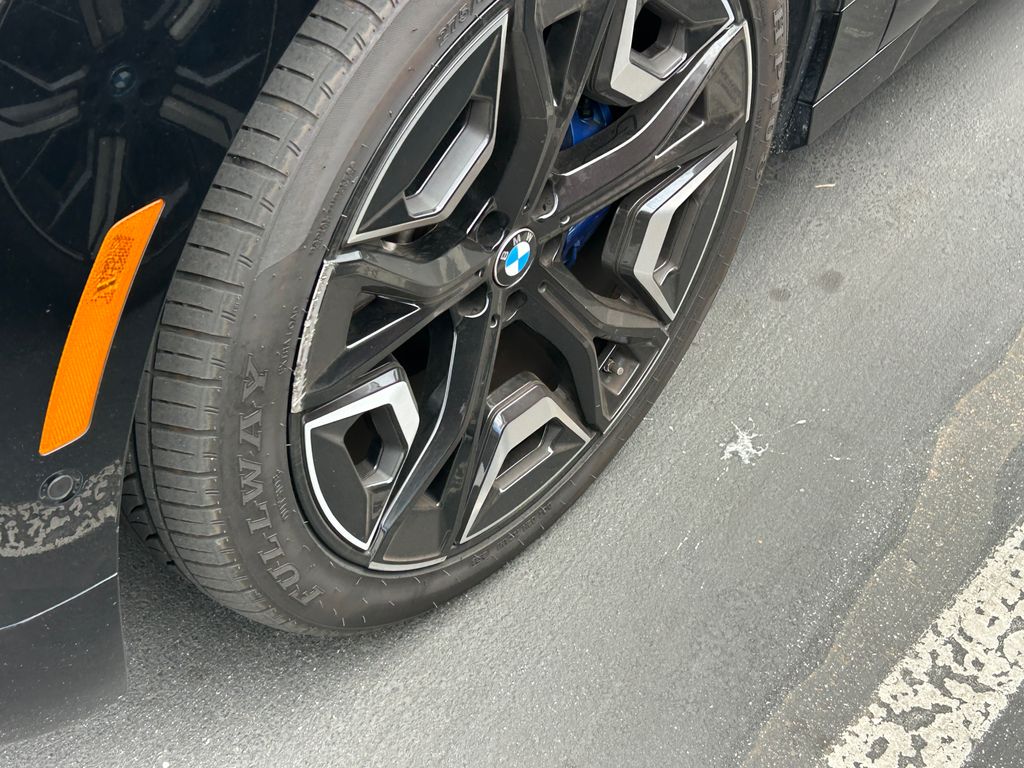 Thumbnail: 2023 BMW iX - 3