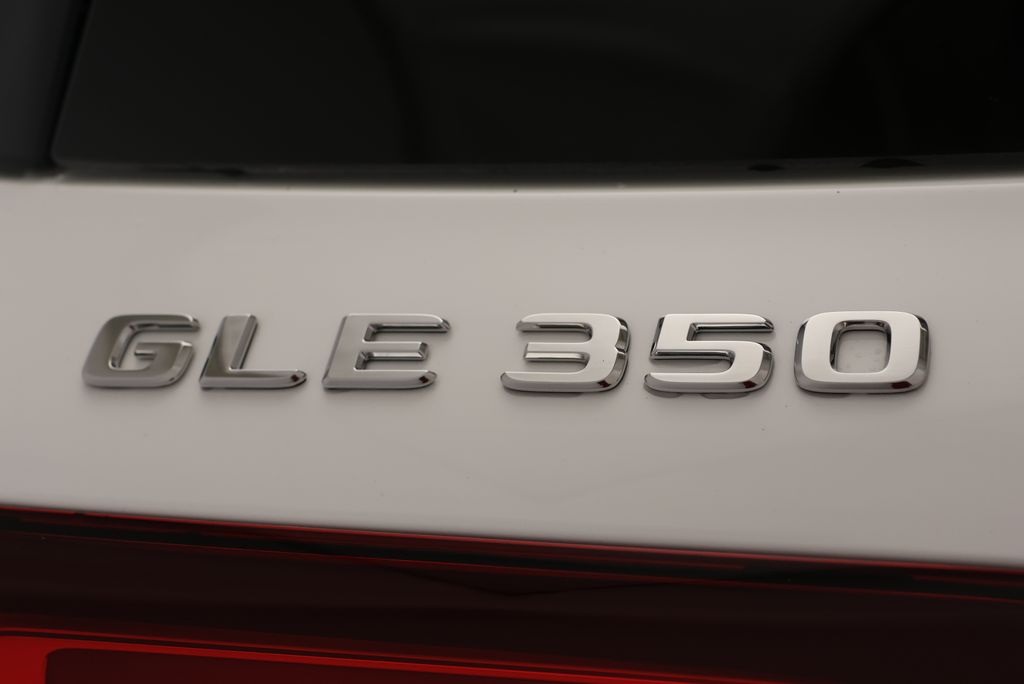 Thumbnail: 2026 Mercedes-Benz GLE - 9