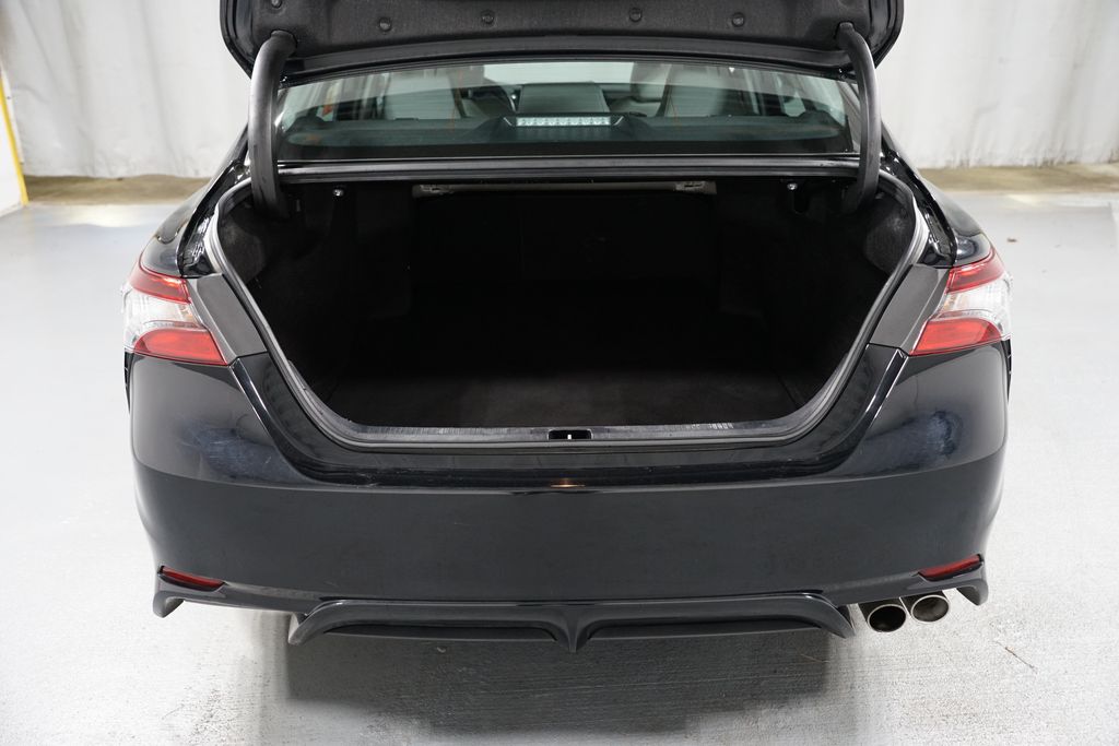 Thumbnail: 2023 Toyota Camry - 32