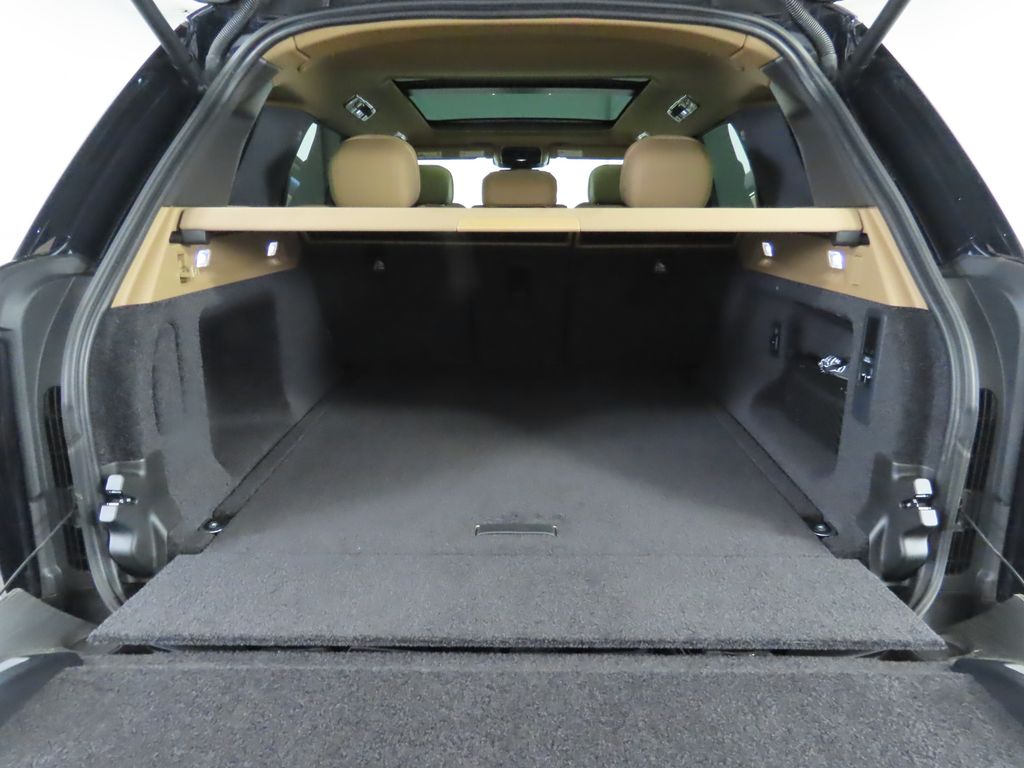 Thumbnail: 2025 Land Rover Range Rover - 30