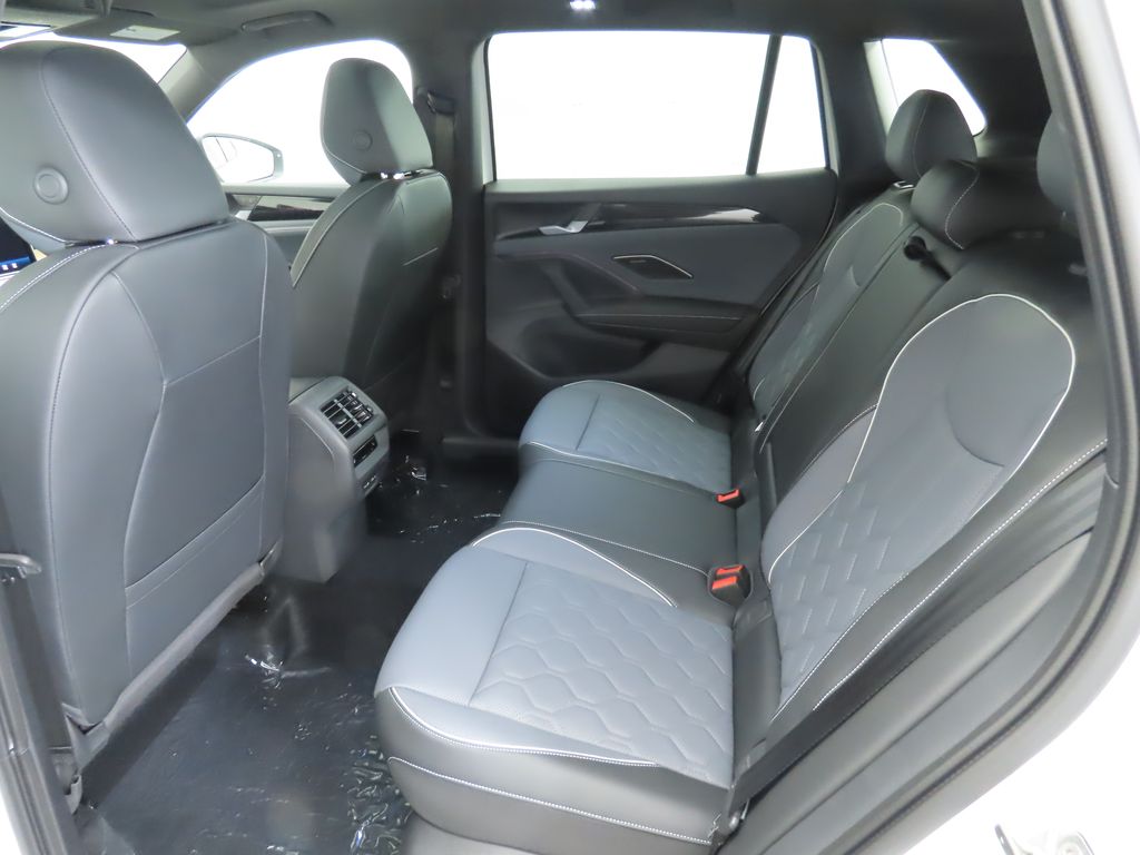 2025 Volkswagen Tiguan SE R-Line 23
