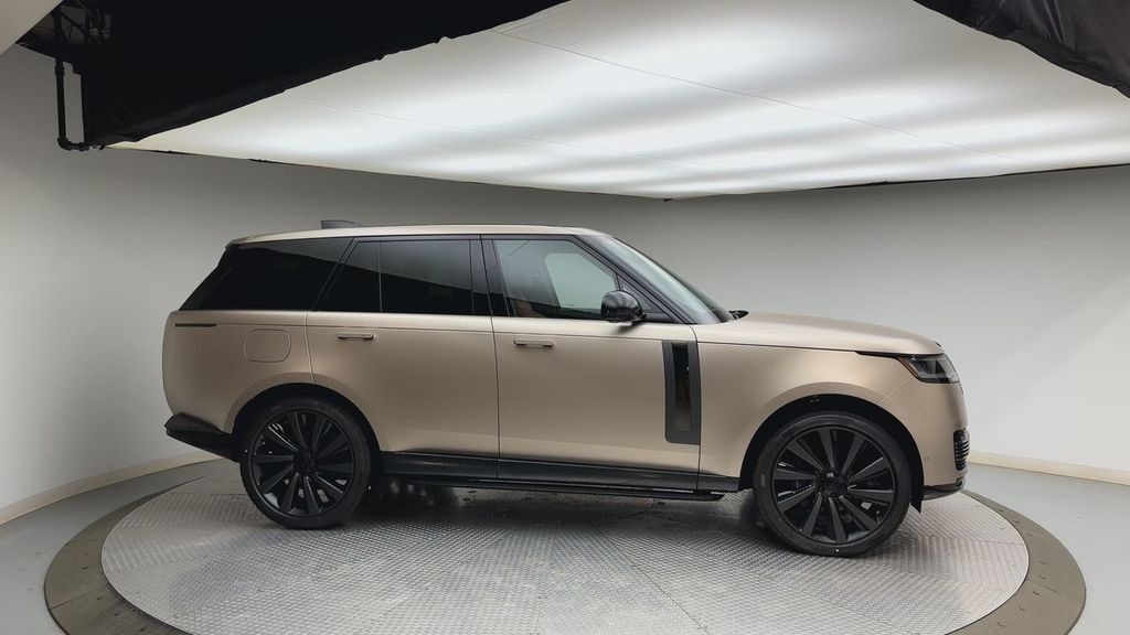 Thumbnail: 2026 Land Rover Range Rover - 9