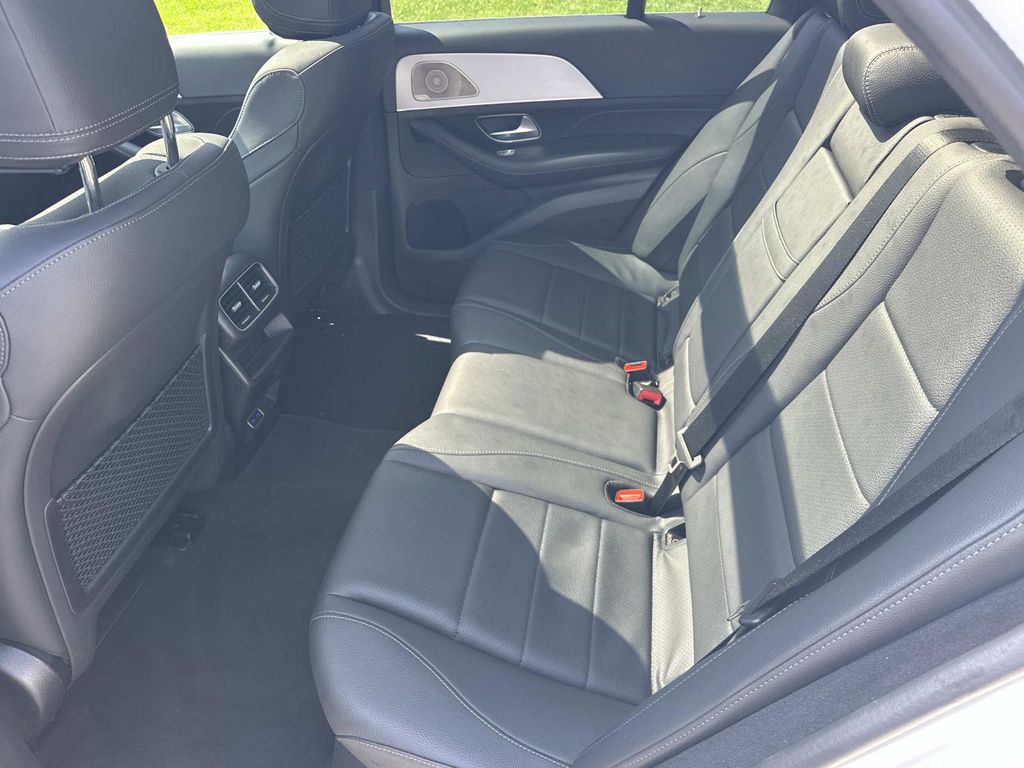 Thumbnail: 2025 Mercedes-Benz GLE - 26