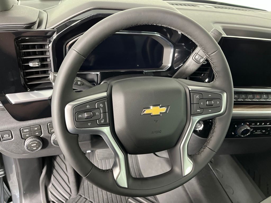 Thumbnail: 2026 Chevrolet Silverado 1500 - 31