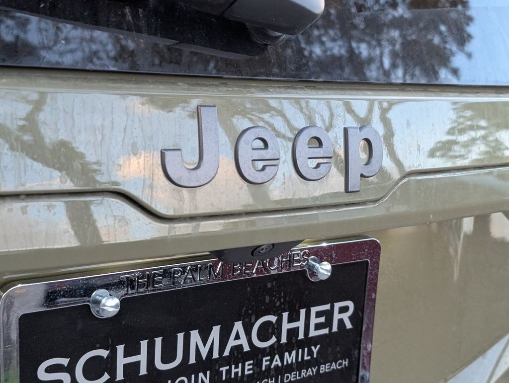 new 2026 Jeep Cherokee car, priced at $39,305