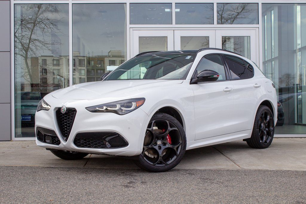 2025 Alfa Romeo Stelvio Tributo Italiano AWD