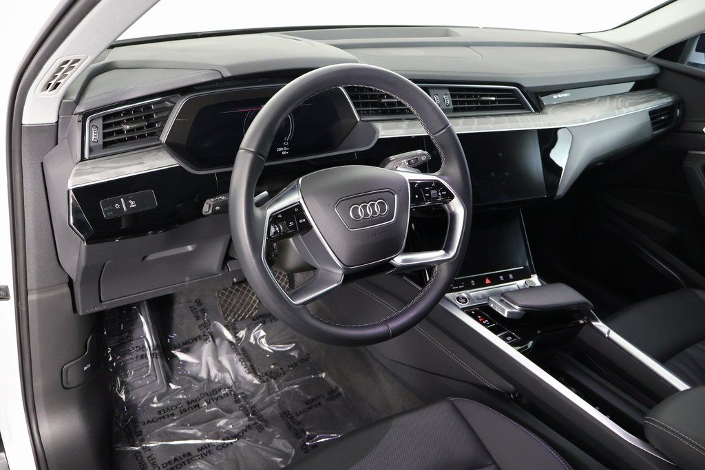 Thumbnail: 2024 Audi Q8 e-tron - 7