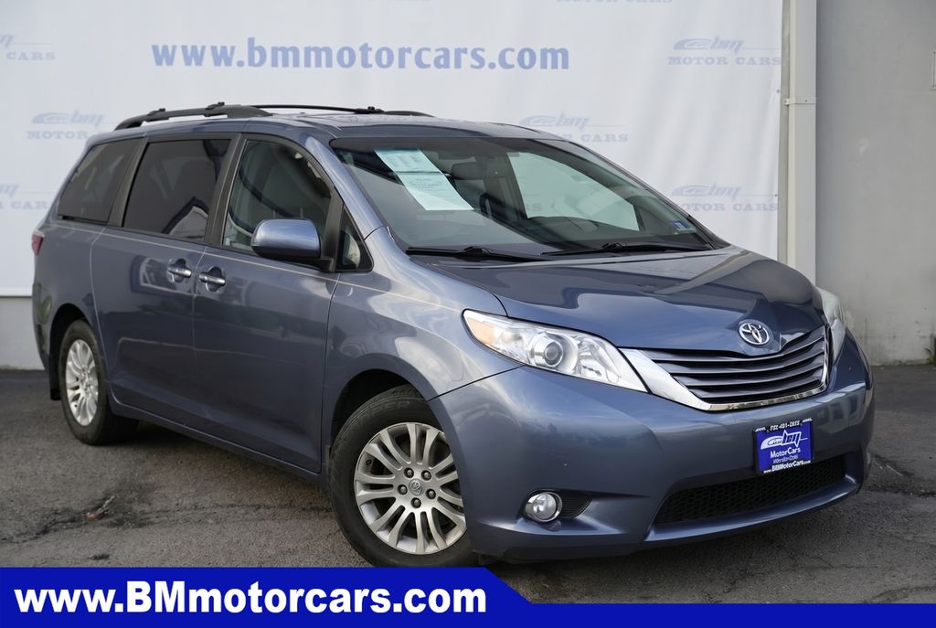 Blue 2017 Toyota Sienna Minivan Front-Wheel Drive 8-Speed Automatic