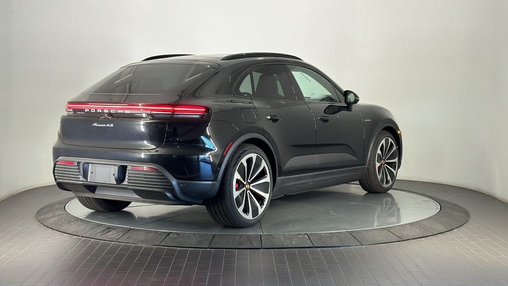 Thumbnail: 2025 Porsche Macan - 7
