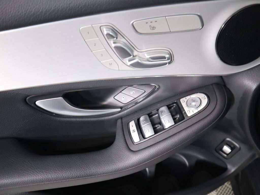 Thumbnail: 2021 Mercedes-Benz GLC - 23