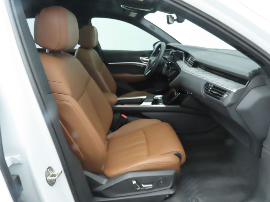 2023 Audi e-tron Premium 23