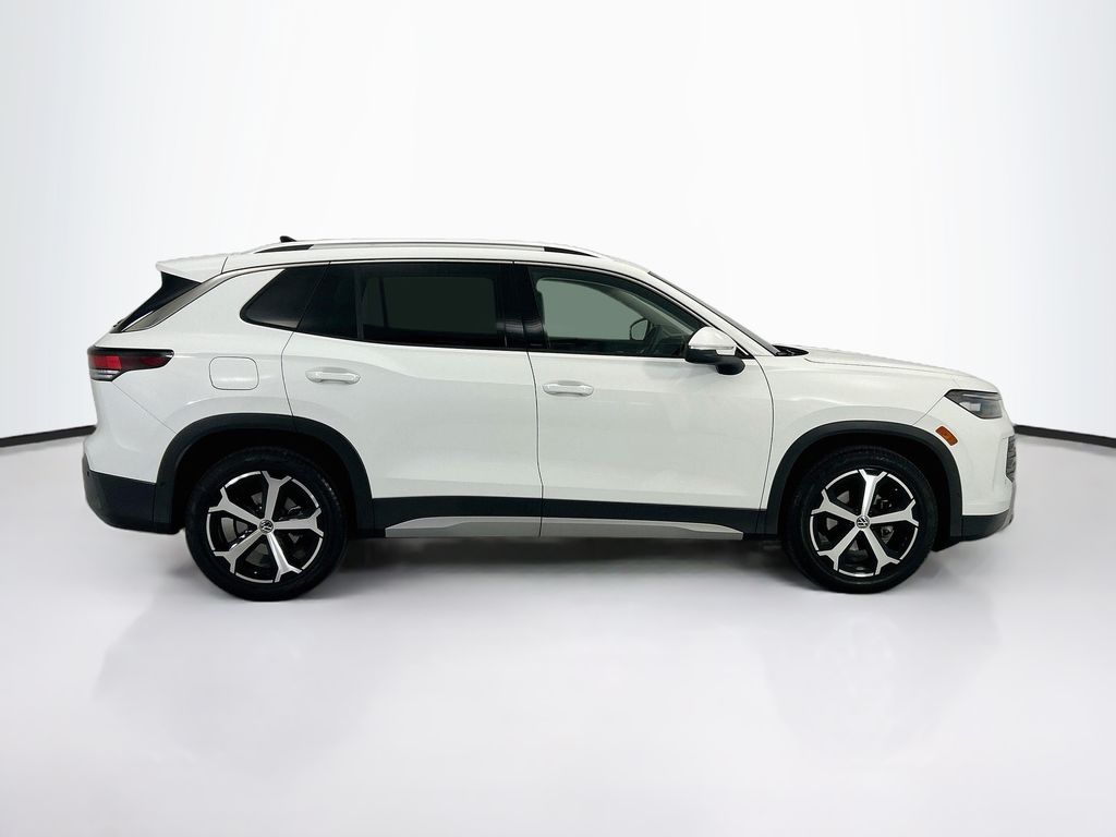 Thumbnail: 2025 Volkswagen Tiguan - 4