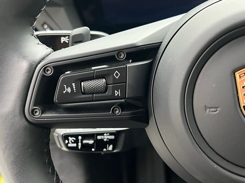 Thumbnail: 2025 Porsche 911 - 8