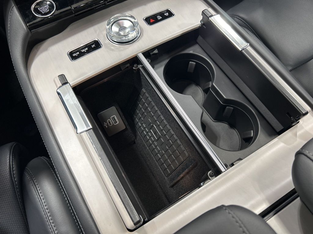 new 2026 Lincoln Navigator car, priced at $106,480