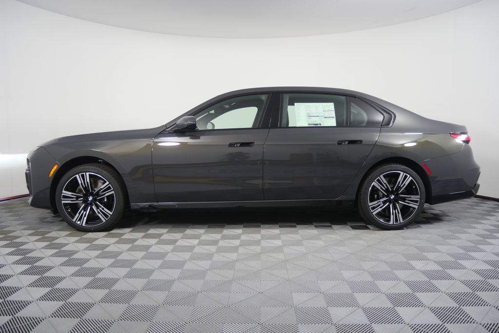 Thumbnail: 2026 BMW 7 Series - 2