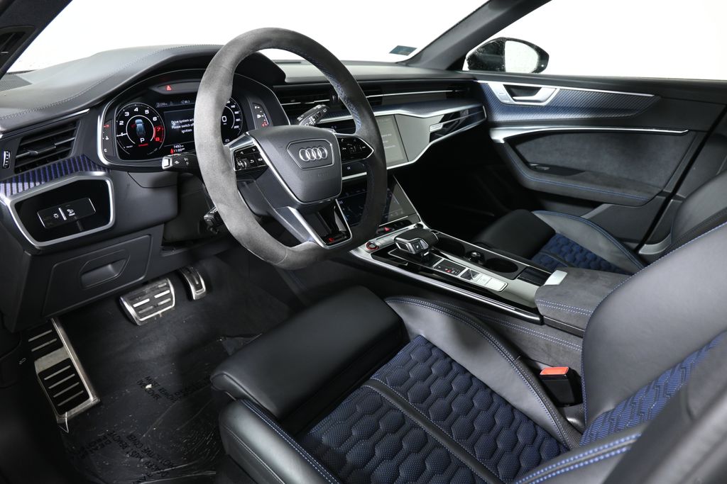 Thumbnail: 2024 Audi RS 6 - 14