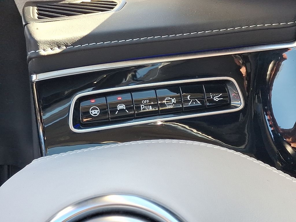 Thumbnail: 2017 Mercedes-Benz S-Class - 25