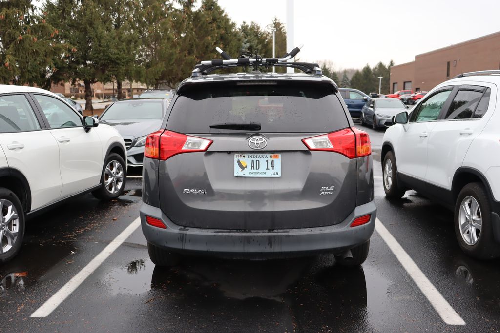 2015 Toyota RAV4 XLE 3