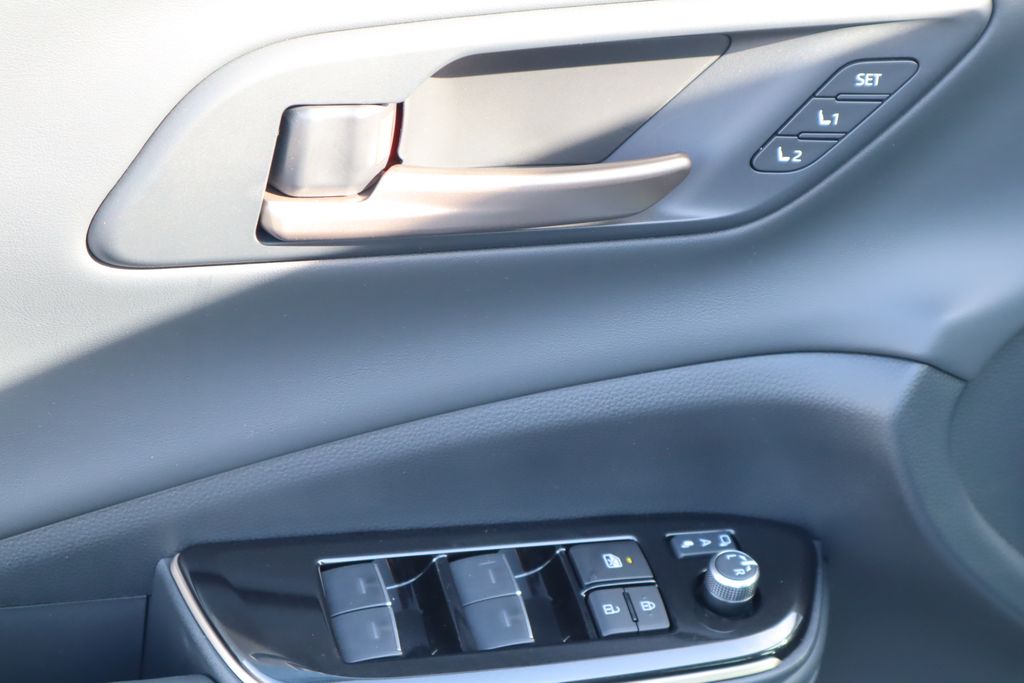 Thumbnail: 2026 Toyota Crown Signia - 22