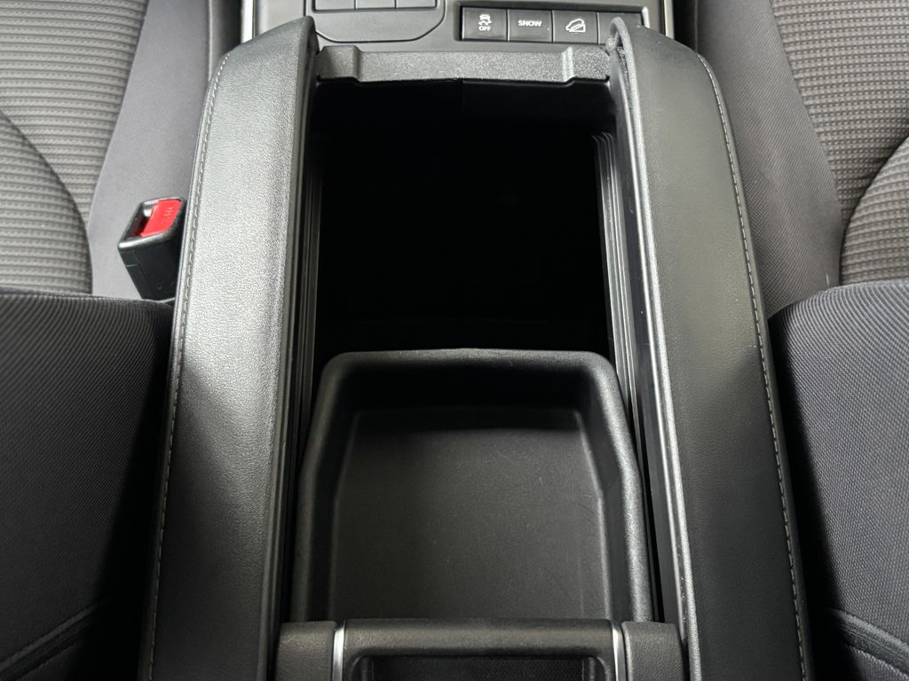 Thumbnail: 2022 Toyota Highlander - 18