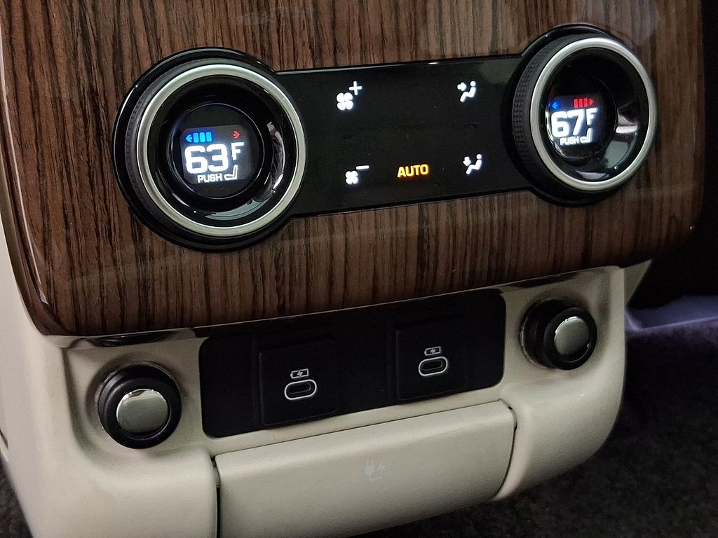 Thumbnail: 2021 Land Rover Range Rover - 11