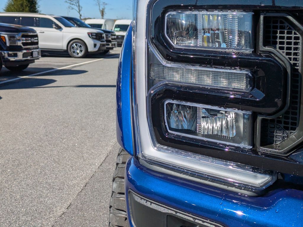 2026 Ford F-250 Super Duty Black Widow