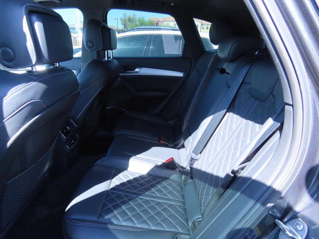 Thumbnail: 2018 Audi SQ5 - 11