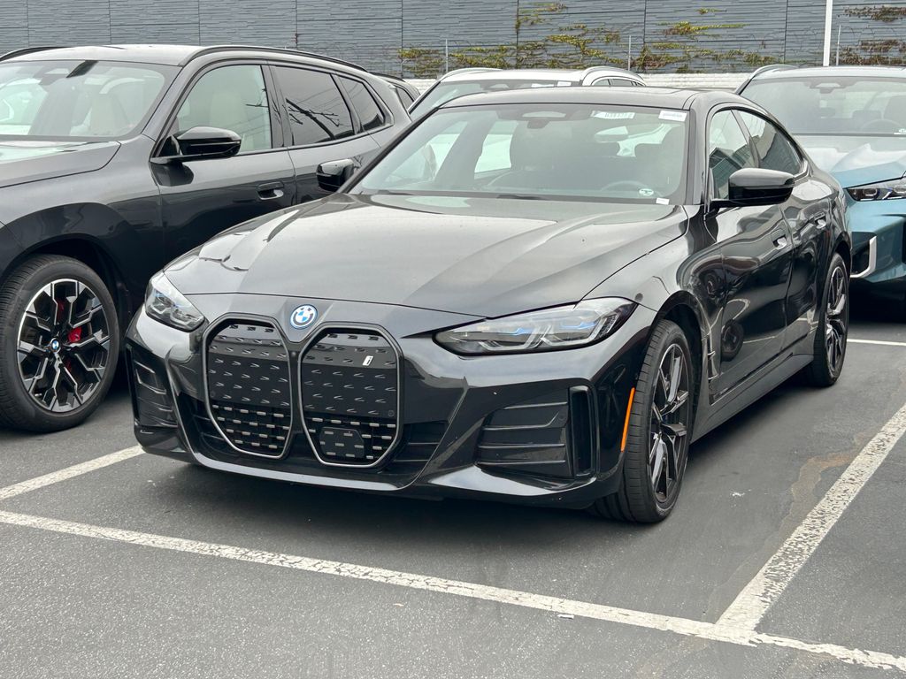 Thumbnail: 2023 BMW i4 - 2