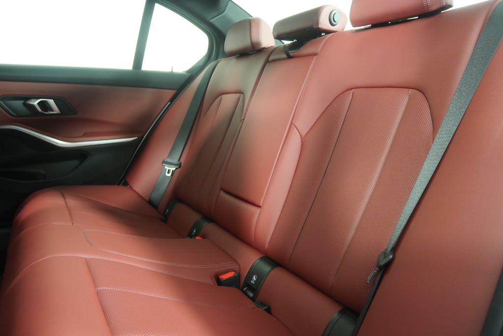 Thumbnail: 2025 BMW 3 Series - 15