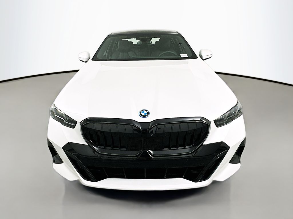 Thumbnail: 2026 BMW 5 Series - 2