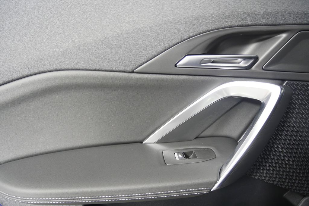 Thumbnail: 2025 BMW X1 - 13