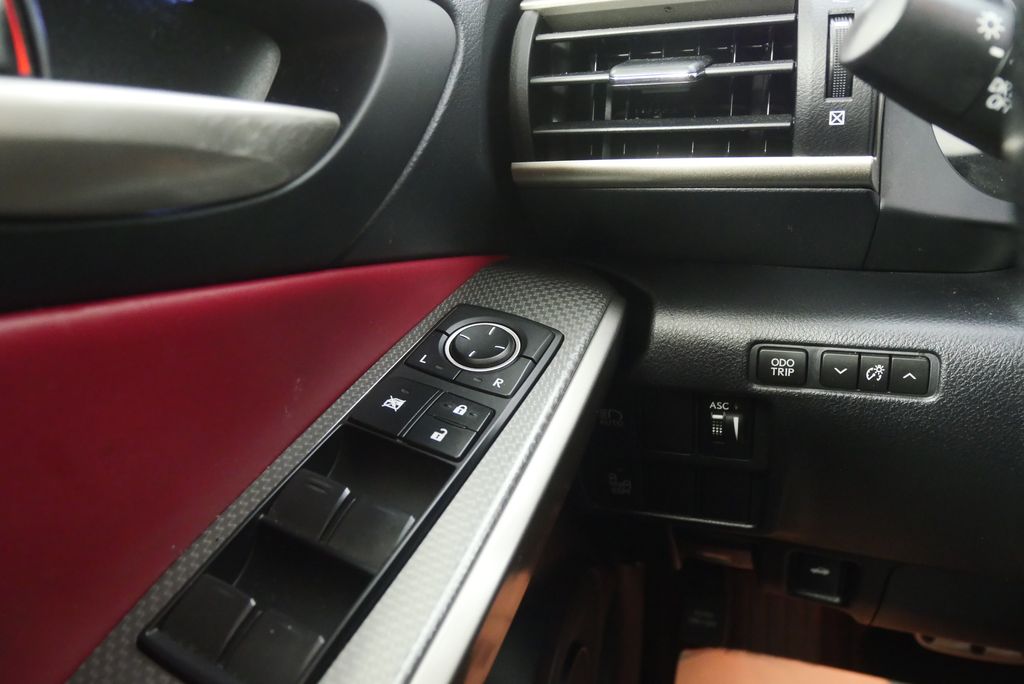 2018 Lexus IS 300 19