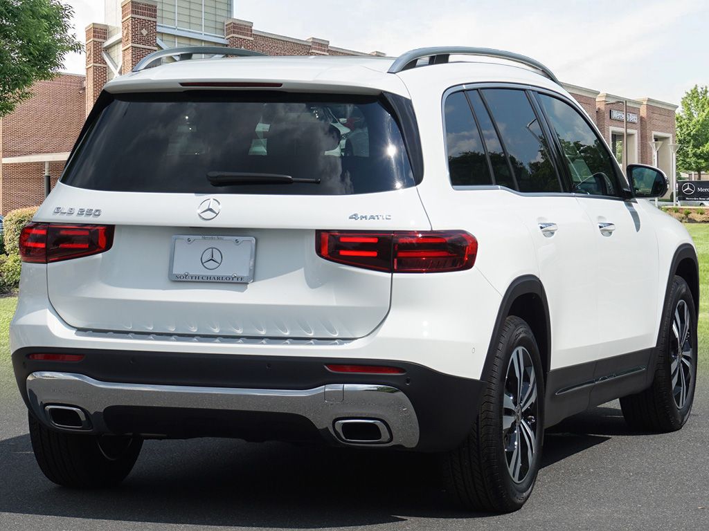 Thumbnail: 2025 Mercedes-Benz GLB - 6