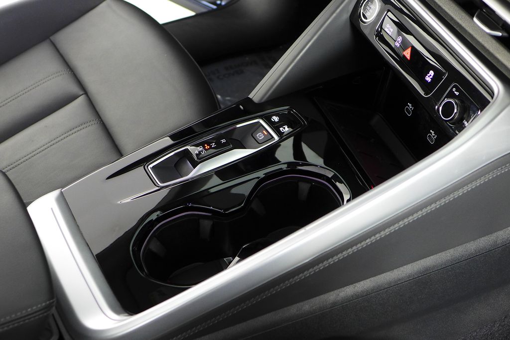 Thumbnail: 2025 Audi Q5 - 15