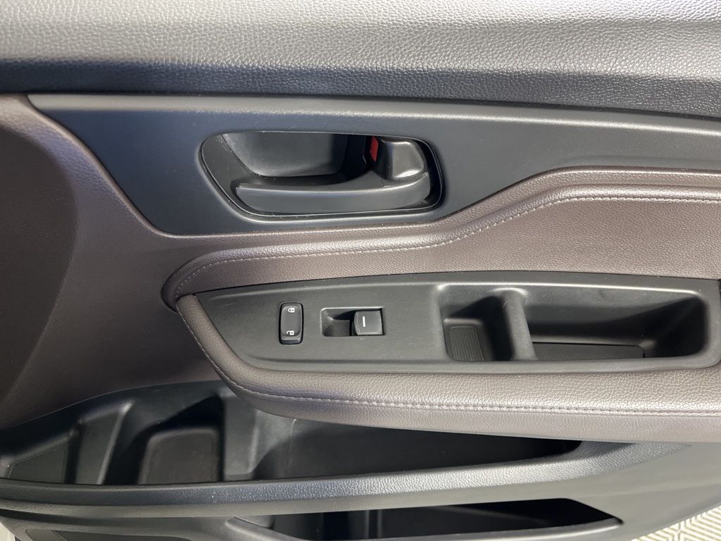 Thumbnail: 2018 Honda Odyssey - 11