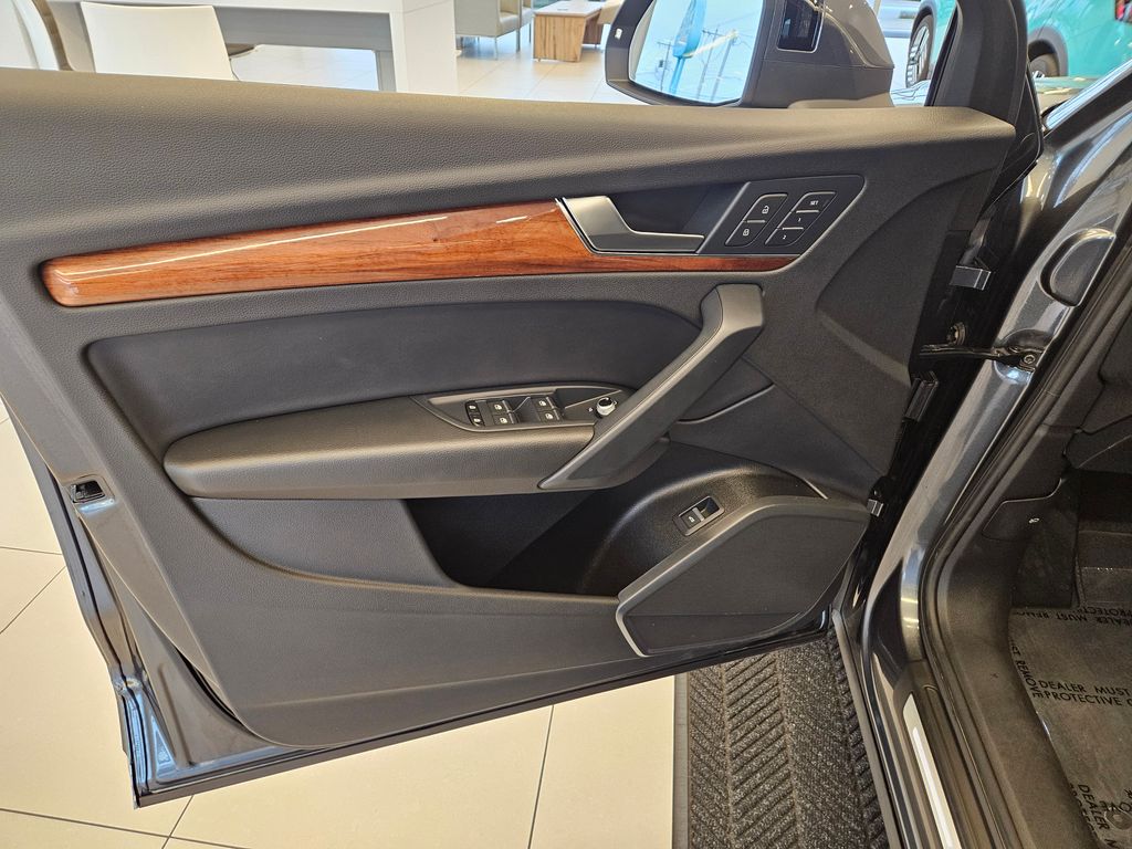 2023 Audi Q5 45 S line Premium