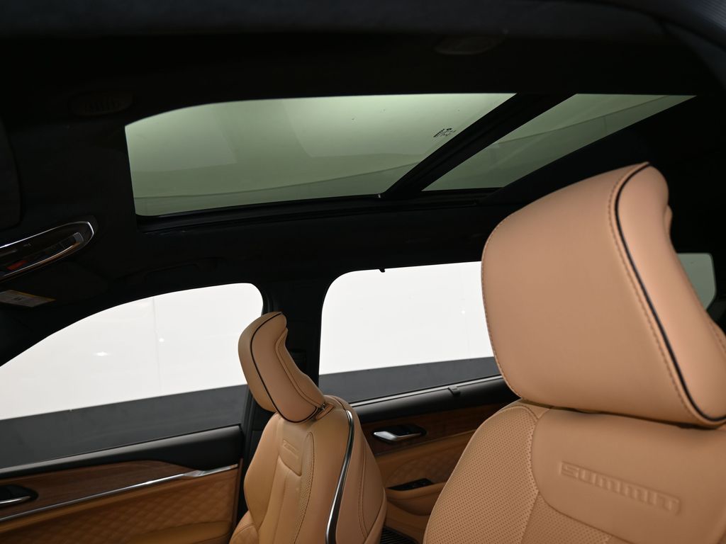 New 2025 Bright White Clearcoat Jeep Summit image 11