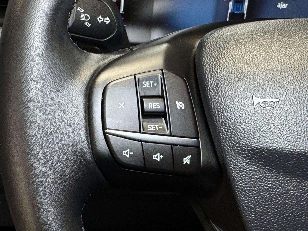 Used 2025 Oxford White Ford XLT image 9