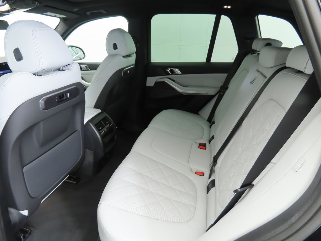 Thumbnail: 2026 BMW X5 - 22